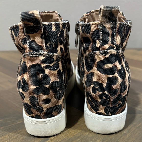 Women’s Steve Madden Cheetah Print Wedgie Sneaker Shoes Size 5.5M WEDG01S1 - Picture 8 of 9